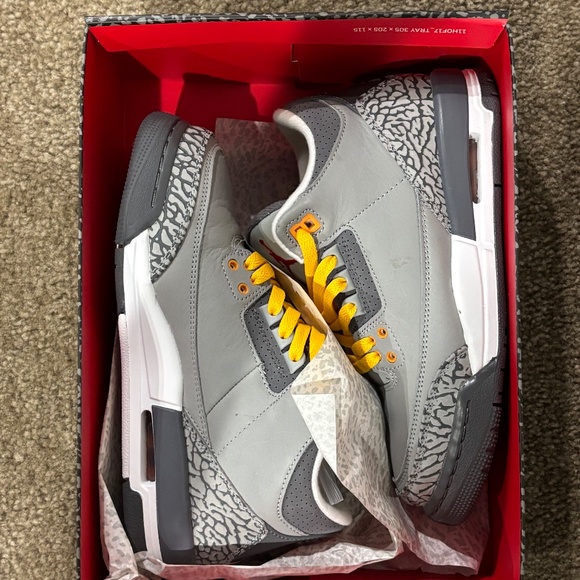 Air Jordan 3 Retro "Dark Grey" - Picture 4 of 7